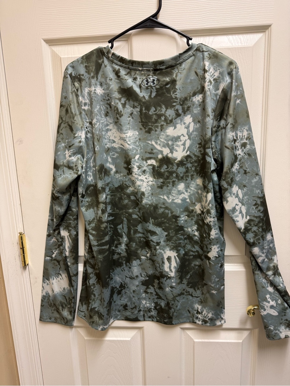 Under Armour Women’s Long Sleeve Top - Olive Green Tie-Dye